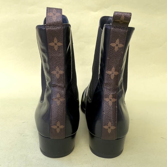 Vintage black Louis Vuitton leather pull on booties - Picture 1 of 11